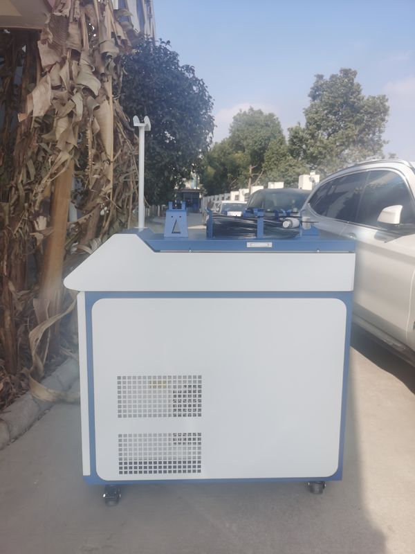 Macchina della saldatura a laser della fibra 1000W di raffreddamento ad acqua tenuta in mano