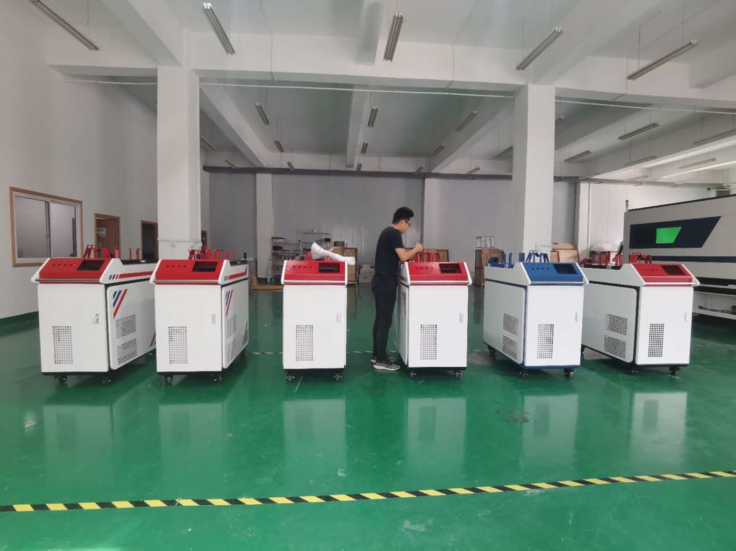 Saldatrice automatica di acciaio inossidabile dell'OEM 220V 2000W