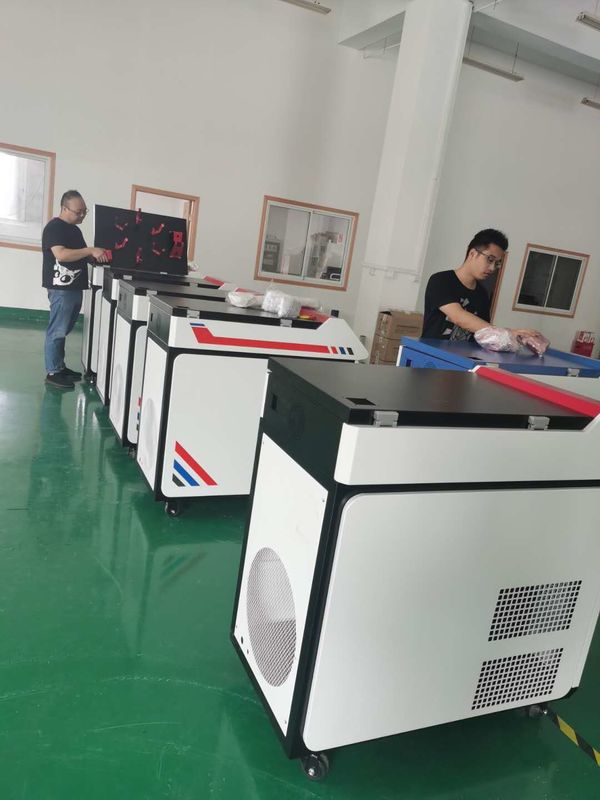 Saldatore tenuto in mano Time Energy Splitting del laser 1000w di 50HZ 6mm