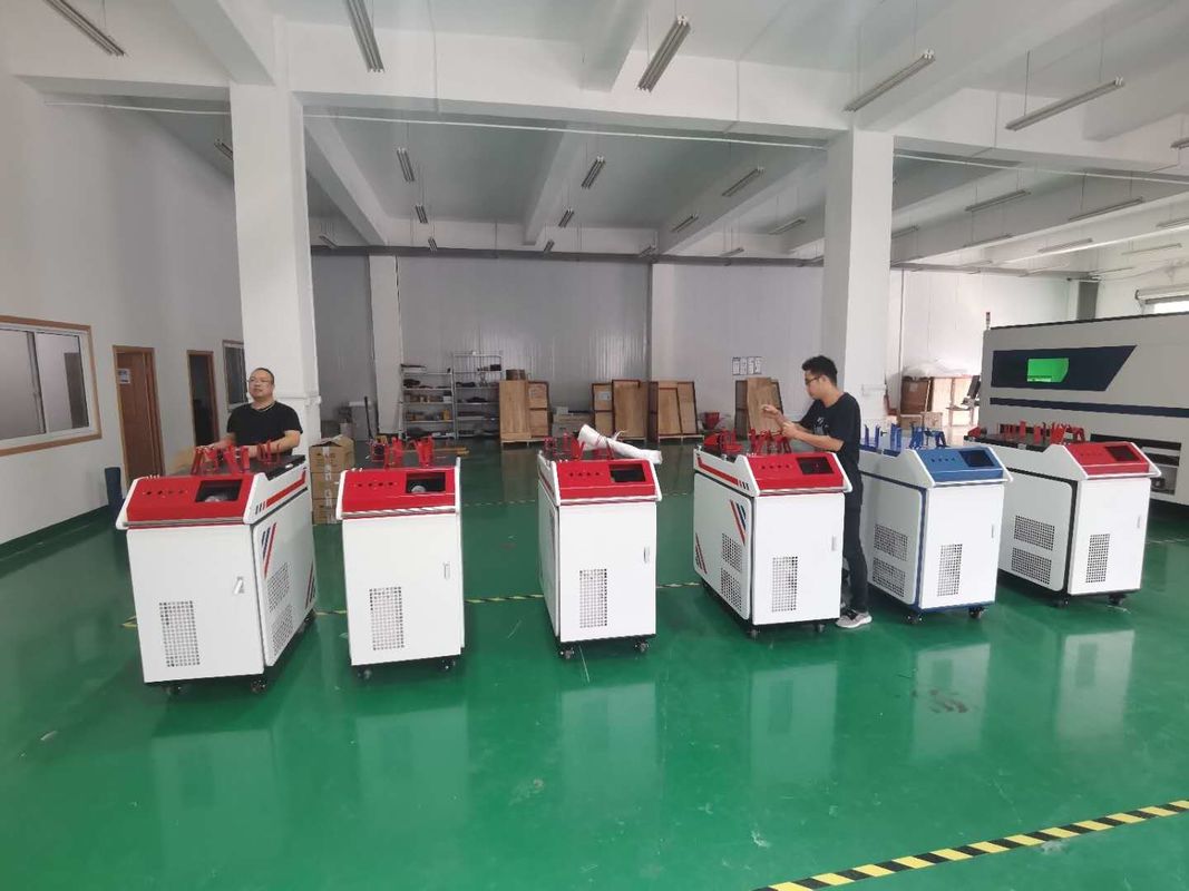 Saldatore tenuto in mano Time Energy Splitting del laser 1000w di 50HZ 6mm