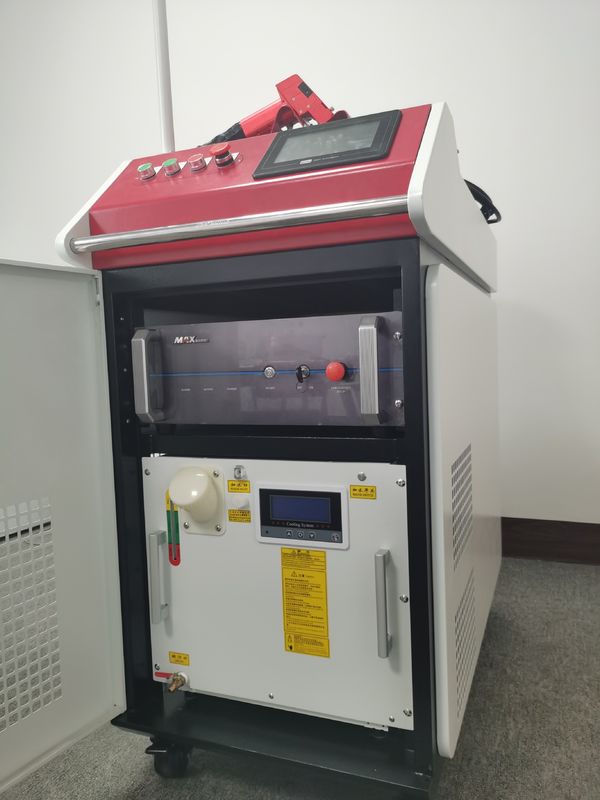Saldatore tenuto in mano 120mm/S IEC60825 del laser di raffreddamento ad acqua 50HZ 6mm