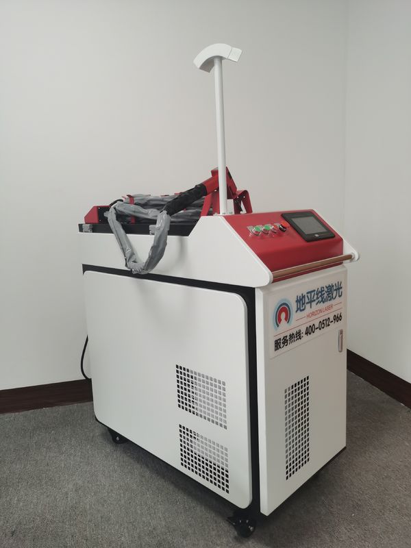 Raffreddamento ad acqua tenuto in mano della macchina della saldatura a laser di IEC 2000W 1080nm