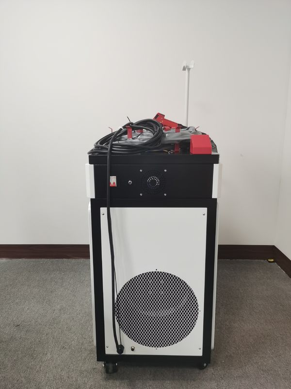CE tenuto in mano della macchina 1500W della saldatura a laser di 1080nm CW con il refrigeratore