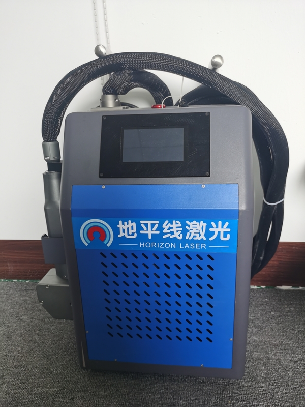portatile di pulizia della macchina 1064nm del laser della fibra dello zaino 50W per rimozione della ruggine